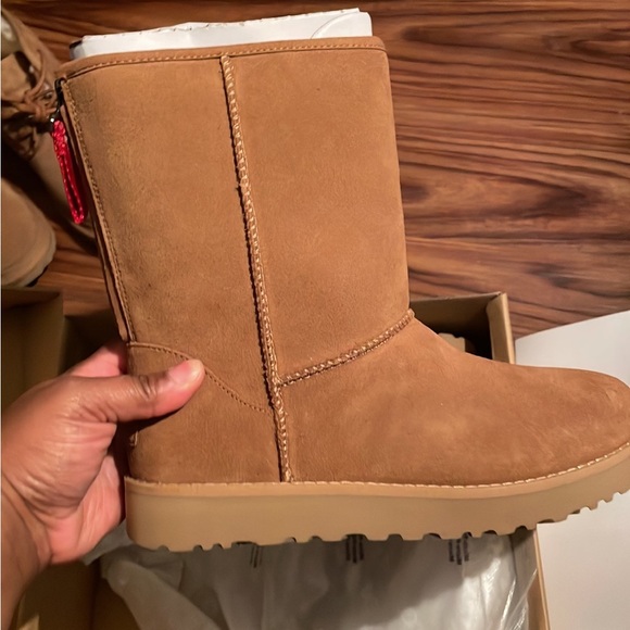 Chestnut Uggs woman - Picture 3 of 6